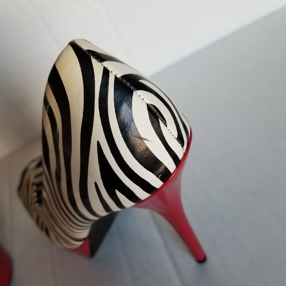 Bamboo zebra print 5" Platform Stilettos - Picture 7 of 15